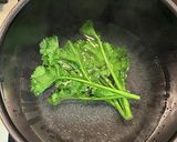 鮭と塩昆布と菜っ葉のおにぎり作り方3写真