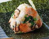鮭と塩昆布と菜っ葉のおにぎり作り方10写真