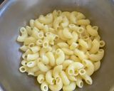 ツナと魚肉ソーセージとマカロニのサラダ作り方1写真