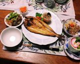 魚の一夜干しにカップ大根おろしとレモン作り方4写真