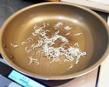 カブの葉とシラスと干しエビのパスタ作り方1写真