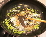 ご飯に合う！大根の葉としらす炒め作り方3写真