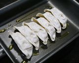 簡単！餃子の卵とじ作り方1写真