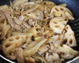 簡単10分♪豚こまとれんこんの生姜焼き作り方5写真
