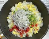 カリカリ梅とキュウリとシラスと卵の炒飯作り方4写真