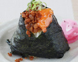 卵黄の醤油漬けと鶏そぼろのおにぎり作り方7写真