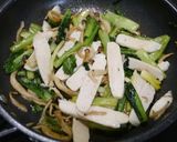 簡単！サラダチキンと小松菜の中華炒め作り方3写真