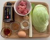 焼肉生だれで豚肉と春キャベツフライパン蒸作り方2写真