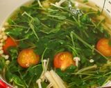 10分で完成♪豆苗とハムのコンソメスープ作り方3写真