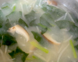 椎茸 もやし 大根 ほうれん草味噌汁^^作り方7写真