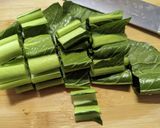 鶏胸肉と小松菜のにんにく醤油炒め作り方2写真