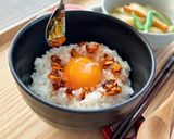食べるラー油で簡単★ピリ辛卵かけご飯作り方2写真