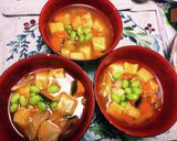 絹厚揚げと薩摩芋と舞茸の味噌汁作り方2写真