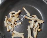 豆苗とエリンギと油揚げの炒め物作り方5写真