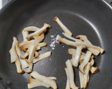 豆苗とエリンギと油揚げの炒め物作り方5写真