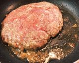 2人で一緒に♪特大Wビーフチーズバーガー作り方11写真