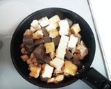 鳥肉と厚揚げこんにゃくのソース味噌炒め作り方5写真