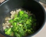 新玉ねぎと豚肉とブロッコリーのスープ作り方5写真