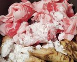 カリカリ豚肉とごぼうの味噌炒め☆作り方1写真