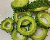 しめじでかさ増し！ゴーヤーの肉詰め作り方1写真