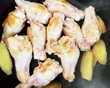 鶏手羽元と大根の煮物作り方2写真