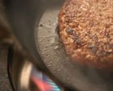 鉄フライパンで作る一人分煮込みハンバーグ作り方7写真