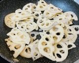 ＊大豆アレルギー用ごまレンコンきんぴら＊作り方1写真