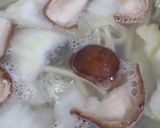 汁まで飲み干せる！肉入り味噌煮込みうどん作り方2写真