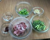ニンニクの芽&豚コマ肉炒め、豆板醤入り作り方2写真