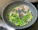 ニンニクの芽&豚コマ肉炒め、豆板醤入り作り方8写真