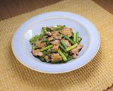 ニンニクの芽&豚コマ肉炒め、豆板醤入り作り方11写真