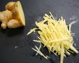 簡単！餃子スープ　たっぷり生姜作り方1写真