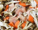 鍋の素活用●鶏肉と餅＆うどんの炭水化物鍋作り方1写真