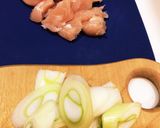 醤油焦がし油揚げでキツネかしわうどん作り方1写真