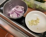 ブロッコリーとスモークチキンのペペロン作り方1写真