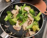 ブロッコリーとスモークチキンのペペロン作り方4写真