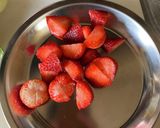 いちごと生ハムとレタスのサラダ作り方1写真