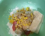 里芋とたらこと豆腐とチーズとコーンの芋餅作り方1写真