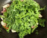 【味ぽん】春菊とベーコンの味ポン炒め作り方5写真