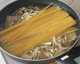 春キャベツと豚バラだし炊きワンパンパスタ作り方5写真