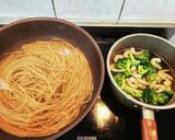 海老とブロッコリーのガリバタ醤油パスタ作り方1写真