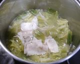 簡単！豚バラキャベツのお味噌汁作り方3写真