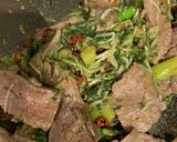 牛肉とアスパラガスと水菜炒め　60作り方12写真