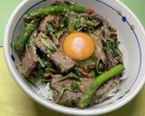 牛肉とアスパラガスと水菜炒め丼　61作り方2写真