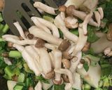 じゃがいも、アスパラ、しめじ、小松菜炒め作り方7写真