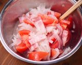 トマトとベーコンの旨味たっぷり新玉マリネ作り方3写真