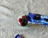 いつものヨーグルトにオレオをプラス♪作り方3写真
