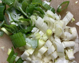 ヤリイカと豆腐ともやし炒め　おつまみ作り方1写真