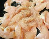 市販サラダ活用●鶏肉の白だし野菜炒め作り方1写真