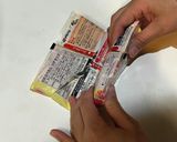 輪ゴムいらず!ウィンナーの袋の閉じ方作り方5写真